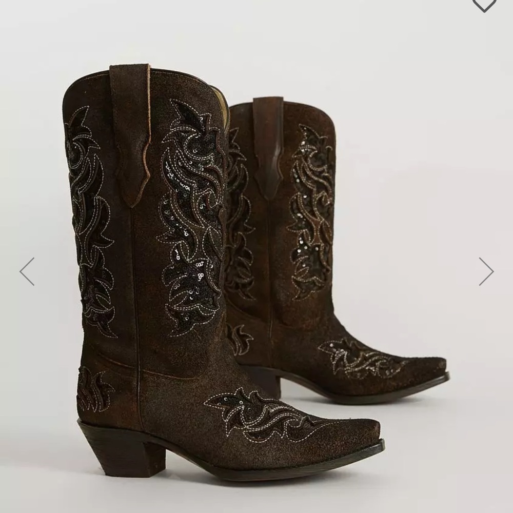 Corral Boots Women's Sequin Inlay Western women's Boots Size 8